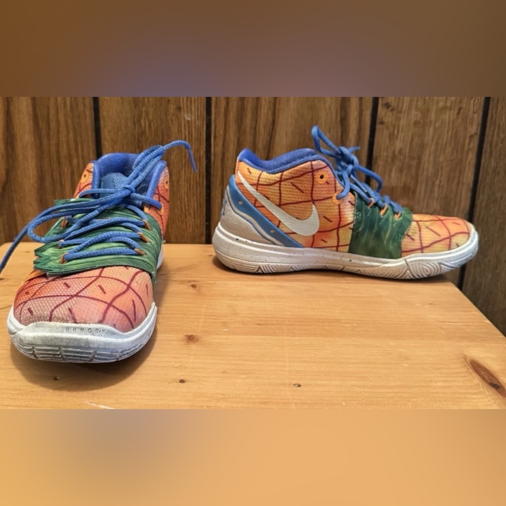 Boys NIKE KYRIE IRVING 5 Blue Orange Pineapple House SpongeBob Sneakers Sz 13C